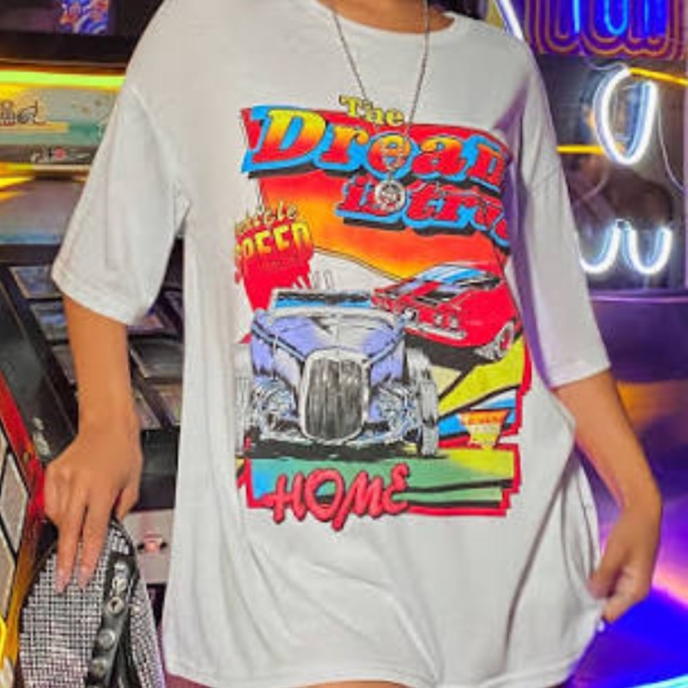Oversized graphic tee